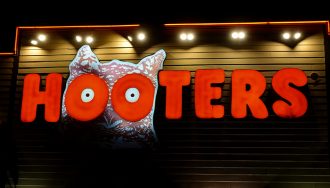 Sports Betting Now Offered at Hooters Hoping