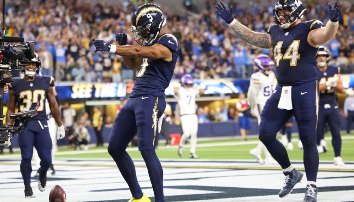 Vikings Chargers Football